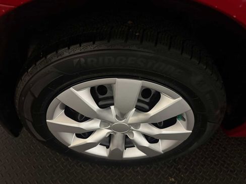 Used 2018 Toyota Corolla LE image 13