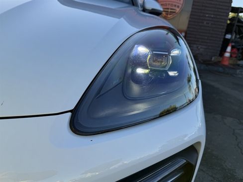Used 2021 Porsche Cayenne AWD/4WD image 4