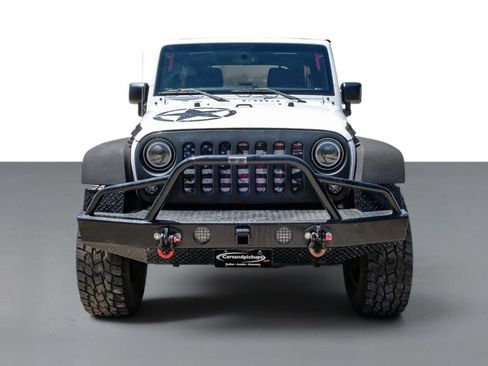 Used 2016 Jeep Wrangler Unlimited Sahara w/ Connectivity Group AWD/4WD image 3