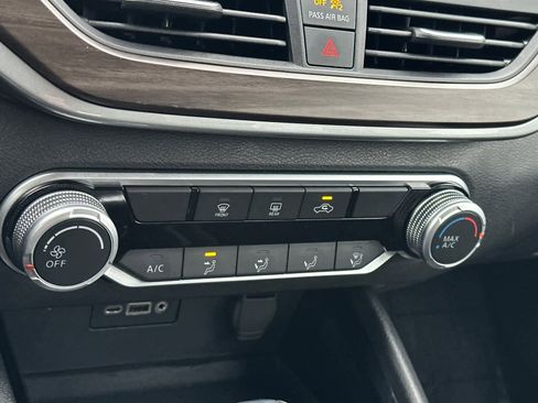 Used 2024 Nissan Altima 2.5 SV image 19