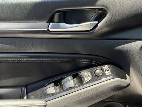 Used 2023 Nissan Altima 2.5 SL FWD image 24