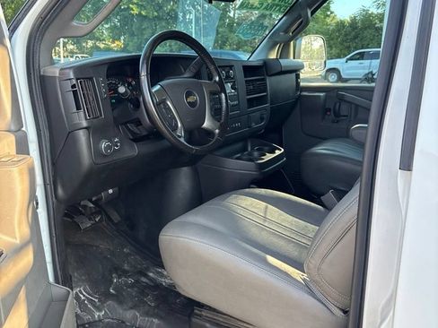 Used 2019 Chevrolet Express 2500 w/ Driver Convenience Package RWD image 7