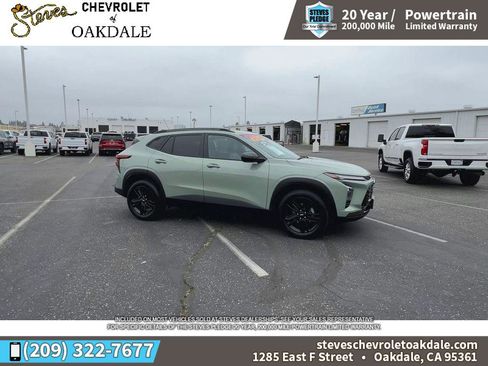 Certified 2024 Chevrolet Trax ACTIV w/ Sunroof Package image 2