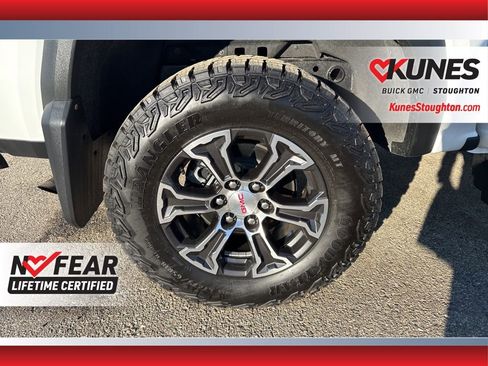 Used 2024 GMC Canyon AT4 image 14