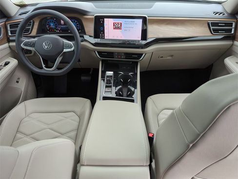 New 2025 Volkswagen Atlas SE image 21