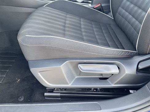 Certified 2024 Volkswagen Jetta Sport image 17