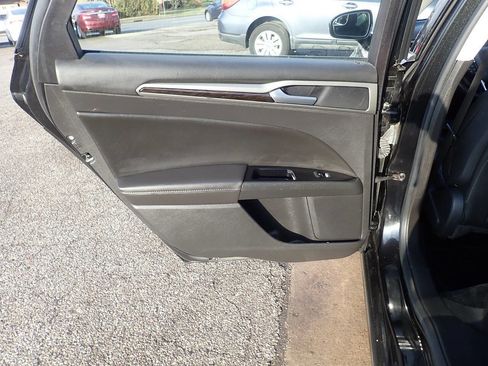 Used 2014 Ford Fusion SE w/ Equipment Group 202A image 14