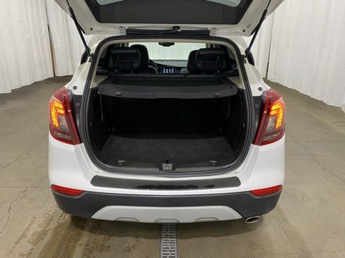 Used 2019 Buick Encore Essence image 11