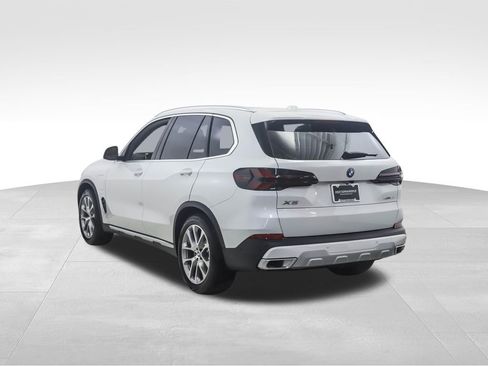 Used 2026 BMW X5 xDrive50e w/ Executive Package image 3