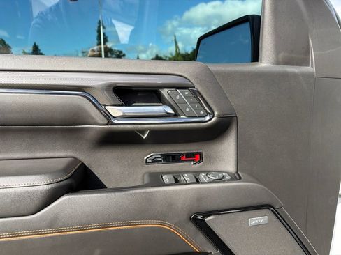 Used 2022 GMC Sierra 1500 AT4 w/ AT4 Premium Package AWD/4WD image 13