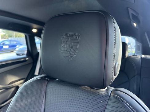Certified 2025 Porsche Macan T image 23