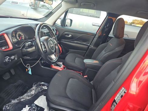 Used 2019 Jeep Renegade Trailhawk w/ Cold Weather Group II image 9