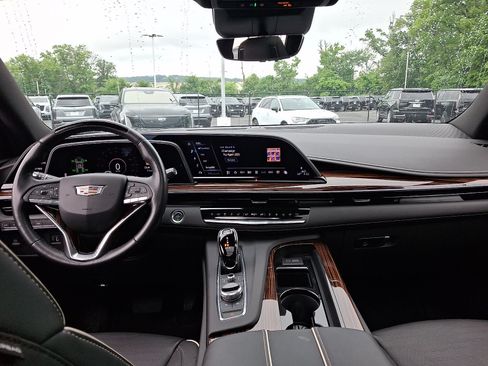 Certified 2023 Cadillac Escalade Premium Luxury AWD/4WD image 19