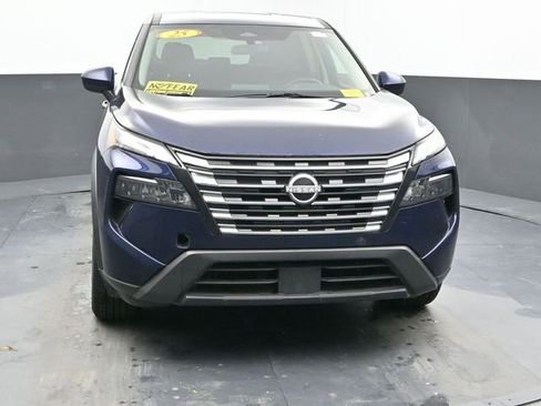 Used 2025 Nissan Rogue SV image 4