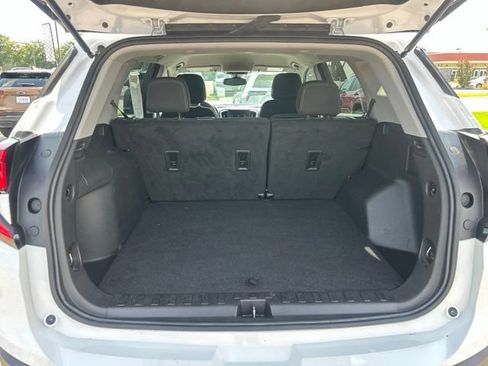Used 2024 GMC Terrain SLE FWD image 28