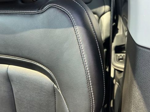 Used 2022 Jeep Grand Cherokee Limited 4xe image 13