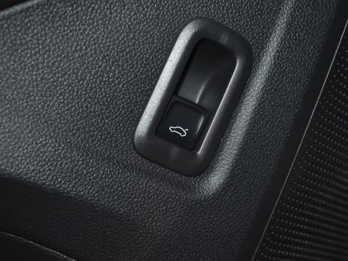 New 2026 Volkswagen Tiguan SE AWD/4WD image 5