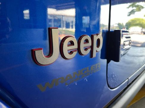 Used 2018 Jeep Wrangler Unlimited Rubicon AWD/4WD image 12