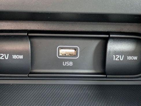 Used 2025 Kia Soul LX w/ LX Technology Package FWD image 21