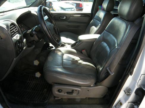 Used 2004 GMC Envoy XUV SLT image 8