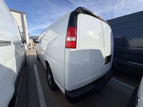 Used 2023 Chevrolet Express 2500 w/ Driver Convenience Package image 4
