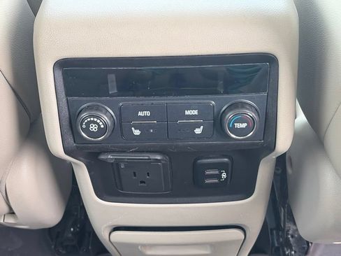 Used 2018 GMC Acadia Denali AWD/4WD image 15