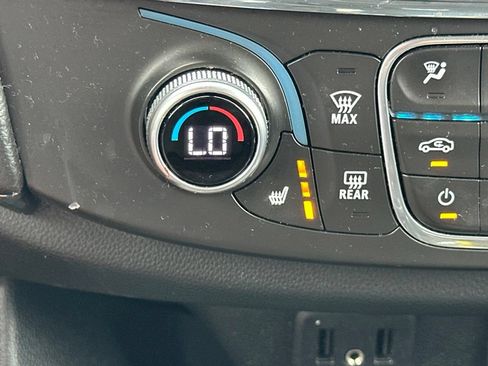 Used 2018 Chevrolet Traverse LT FWD image 5