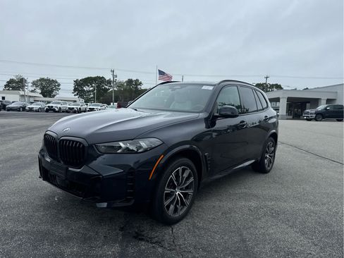 Used 2026 BMW X5 xDrive40i w/ M Sport Package AWD/4WD image 4