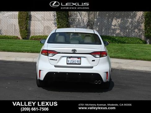 Used 2024 Toyota Corolla SE w/ SE Premium Package FWD image 5