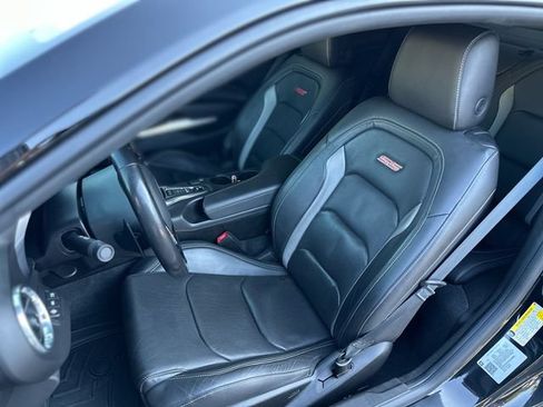 Used 2019 Chevrolet Camaro SS RWD image 12