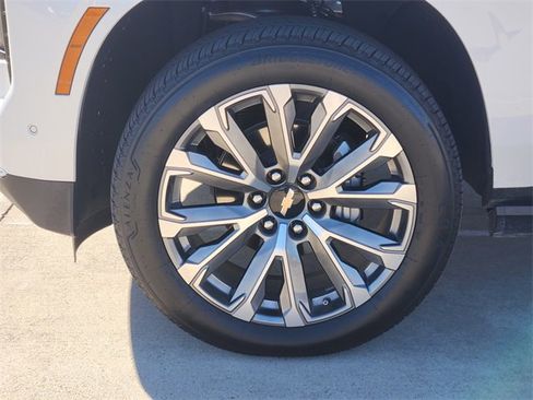 Used 2025 Chevrolet Tahoe High Country w/ LPO, Illumination Package image 10