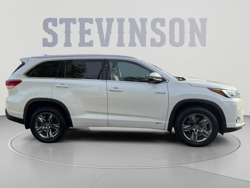 Used 2017 Toyota Highlander Limited Platinum AWD/4WD image 6