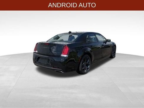 Used 2021 Chrysler 300 Touring w/ Sport Appearance Package RWD image 7