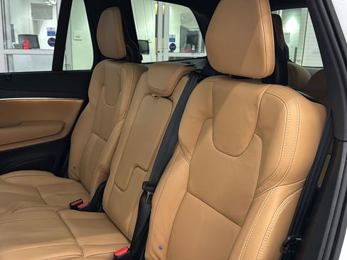 Used 2025 Volvo XC90 T8 Ultra w/ Protection Package Premier image 27