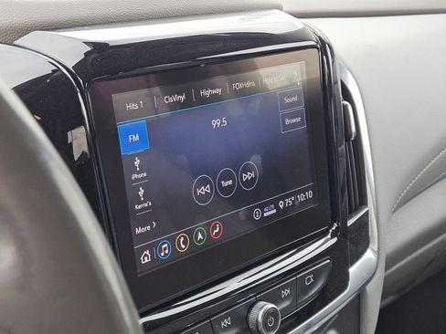 Used 2021 Chevrolet Traverse LT w/ LT Premium Package image 17