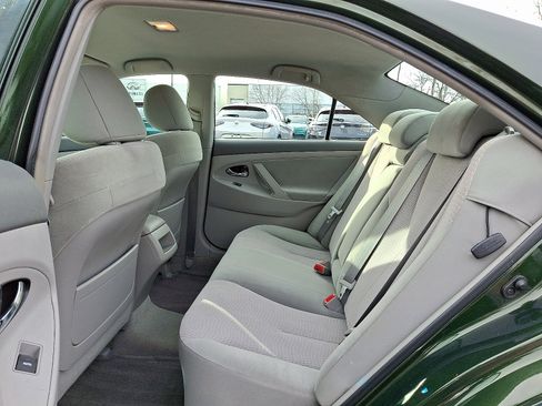 Used 2011 Toyota Camry LE image 14