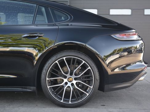 Certified 2023 Porsche Panamera image 40