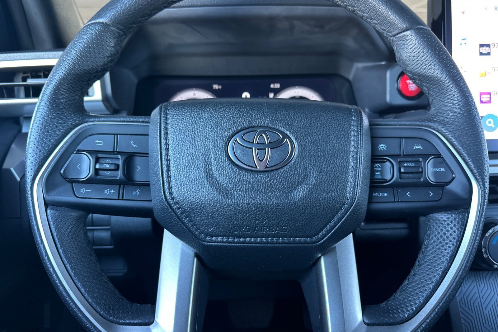 Certified 2025 Toyota Tacoma TRD Off-Road AWD/4WD image 21