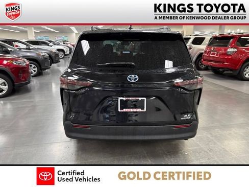 Used 2023 Toyota Sienna XLE FWD image 7