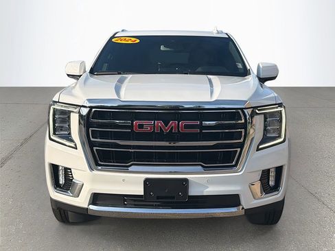 Used 2024 GMC Yukon XL SLT AWD/4WD image 9