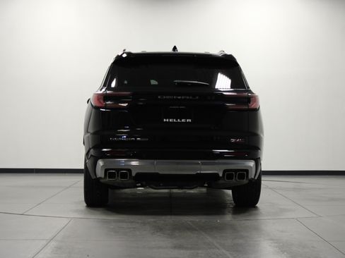 Used 2026 GMC Acadia Denali w/ LPO, Floor Liner Package AWD/4WD image 5
