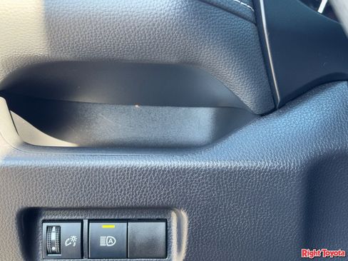 Certified 2025 Toyota RAV4 XLE AWD/4WD image 30