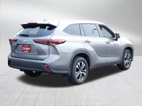 Certified 2026 Toyota Highlander XLE AWD/4WD image 7