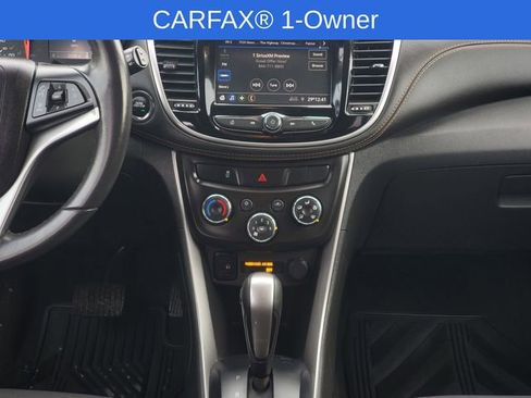 Used 2022 Chevrolet Trax LT w/ LT Convenience Package image 28