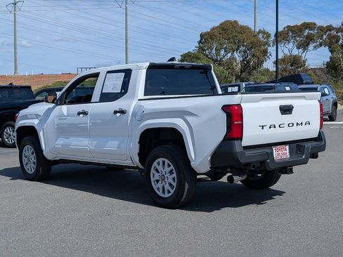 Used 2025 Toyota Tacoma SR image 12