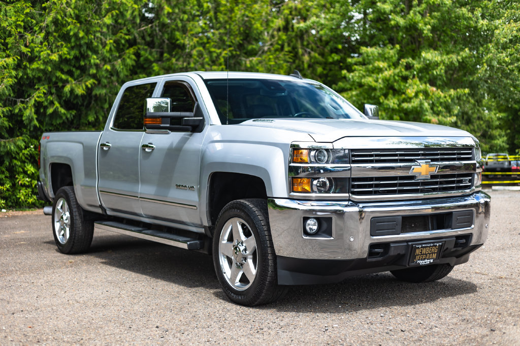 Used 2015 Chevrolet Silverado 2500 LTZ w/ Duramax Plus Package AWD/4WD image 8