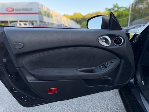 Used 2016 Nissan 370Z Touring Sport image 6