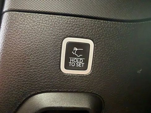 Used 2025 Jeep Wagoneer Series II w/ Premium Group I image 27