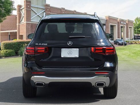 New 2025 Mercedes-Benz GLB 250 4MATIC image 5