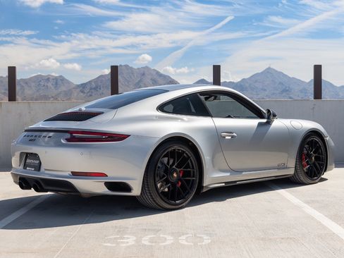 Used 2018 Porsche 911 GT3 RS image 8